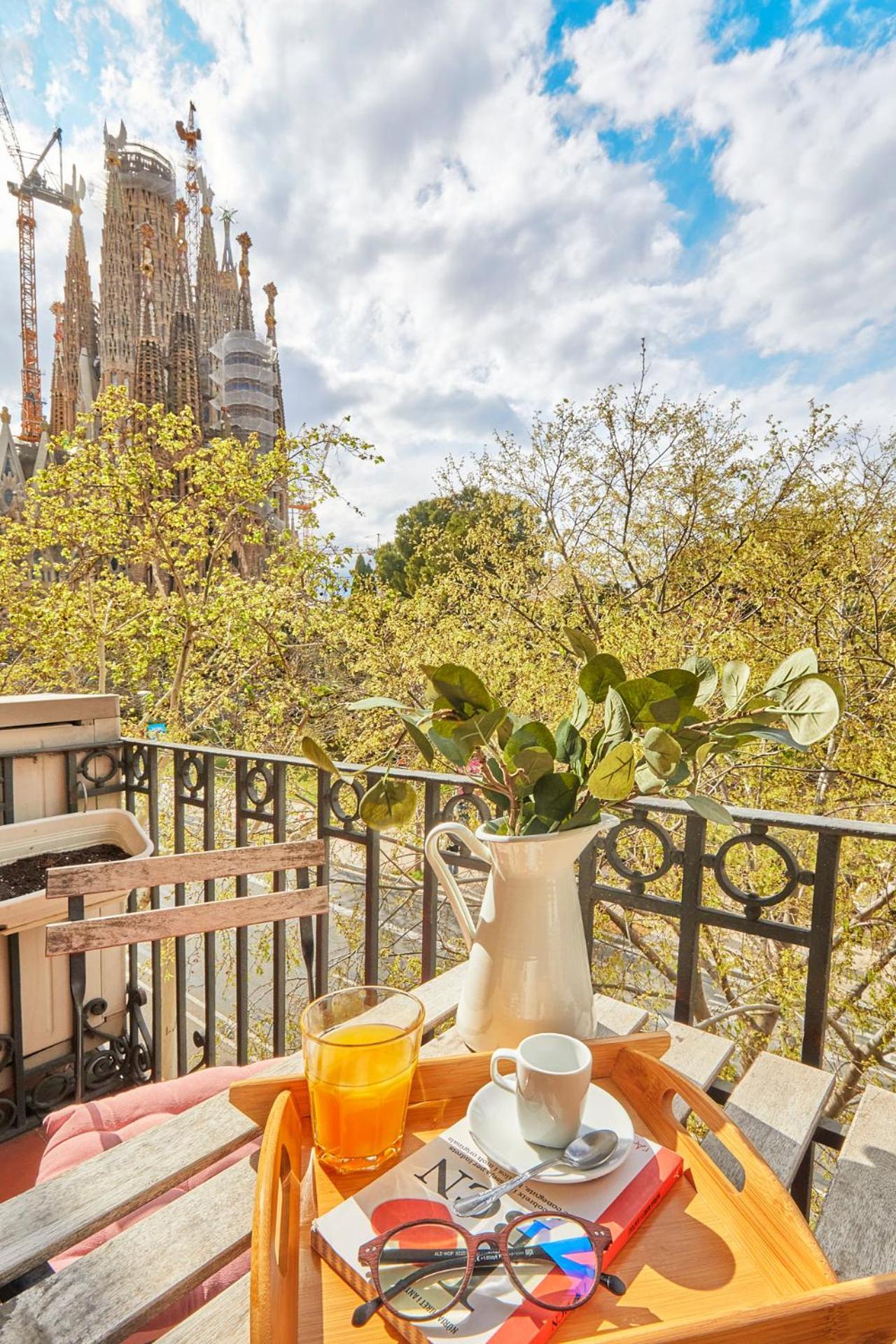 Bbarcelona Sagrada Familia Garden Apartment Exterior photo